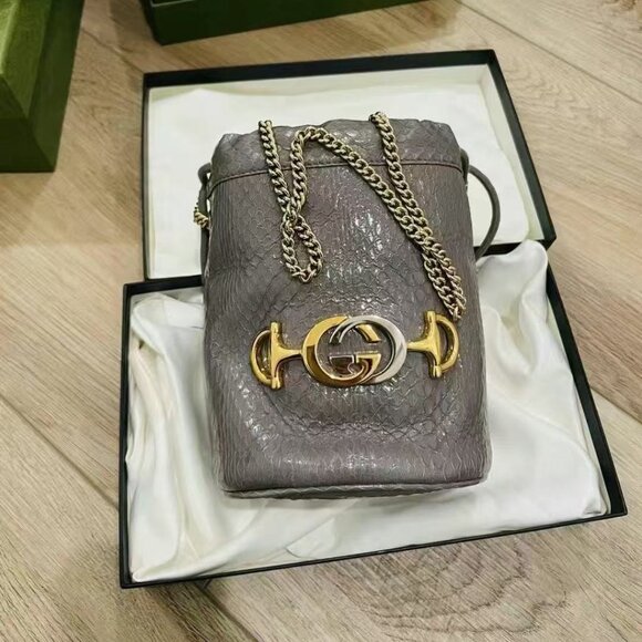 NIB Authentic Gucci Zumi Gray Snakeskin Mini Drawstring Bucket Chain Bag - Picture 1 of 6